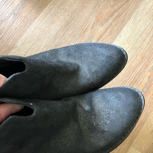 Women's Black Ankle Boots - Picture 2 of 4